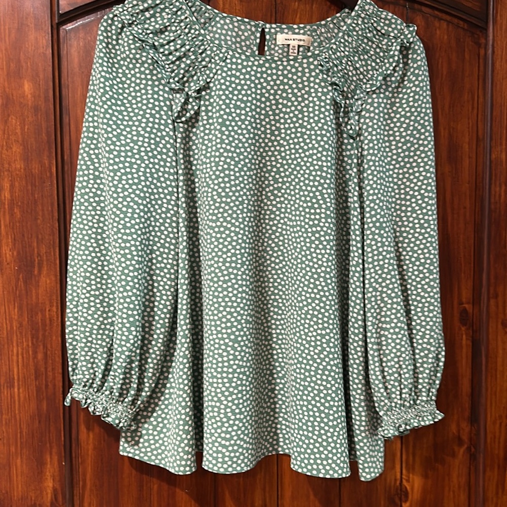 xs green with white dots blouse